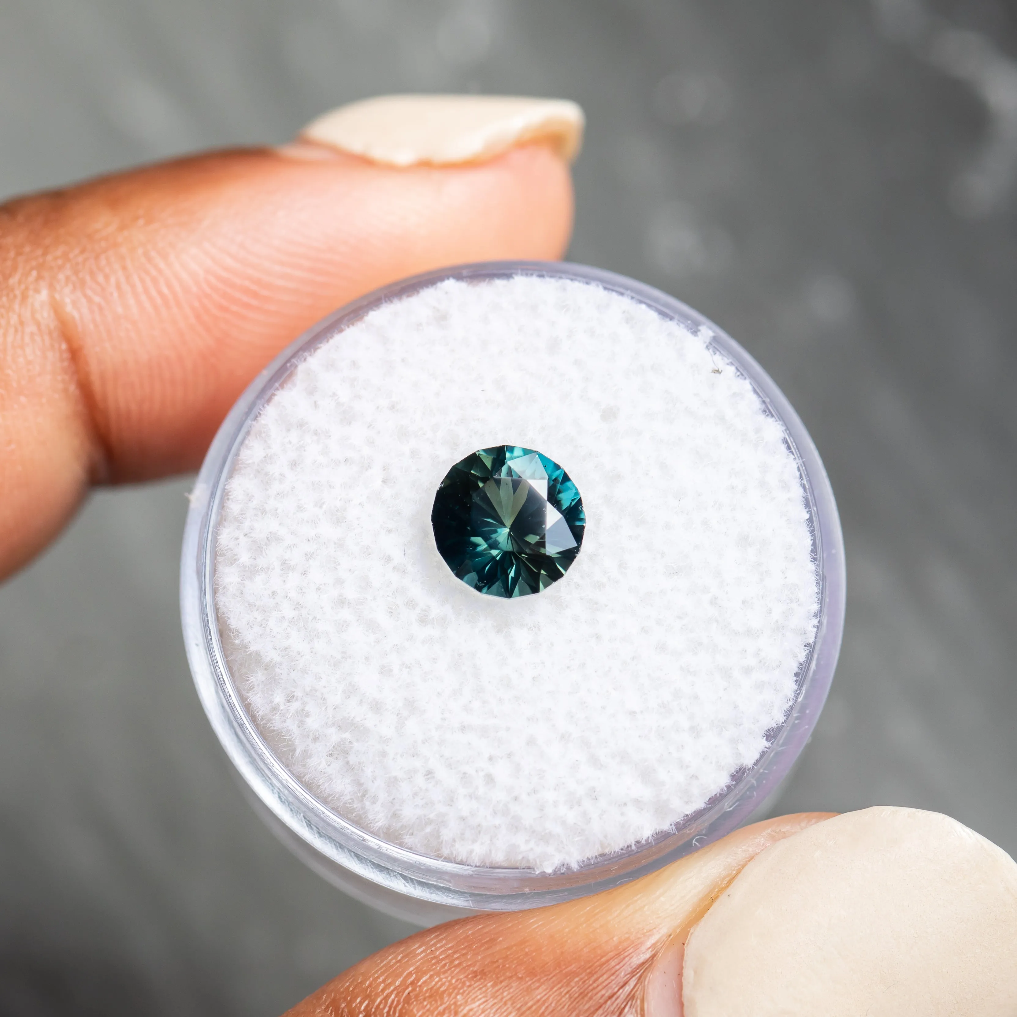 1.63CT ROUND NIGERIAN SAPPHIRE, PEACOCK TEAL BLUE GREEN, 7.01x4.50MM, UNTREATED