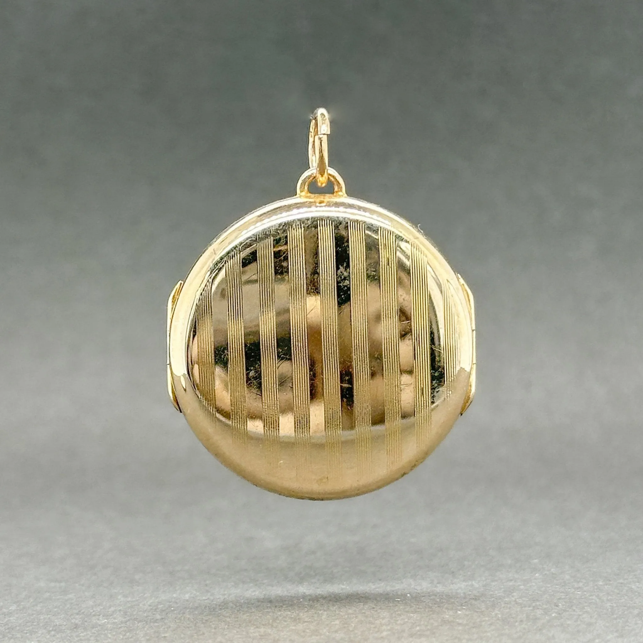 Estate Antique 9K Y Gold Striped Locket Pendant