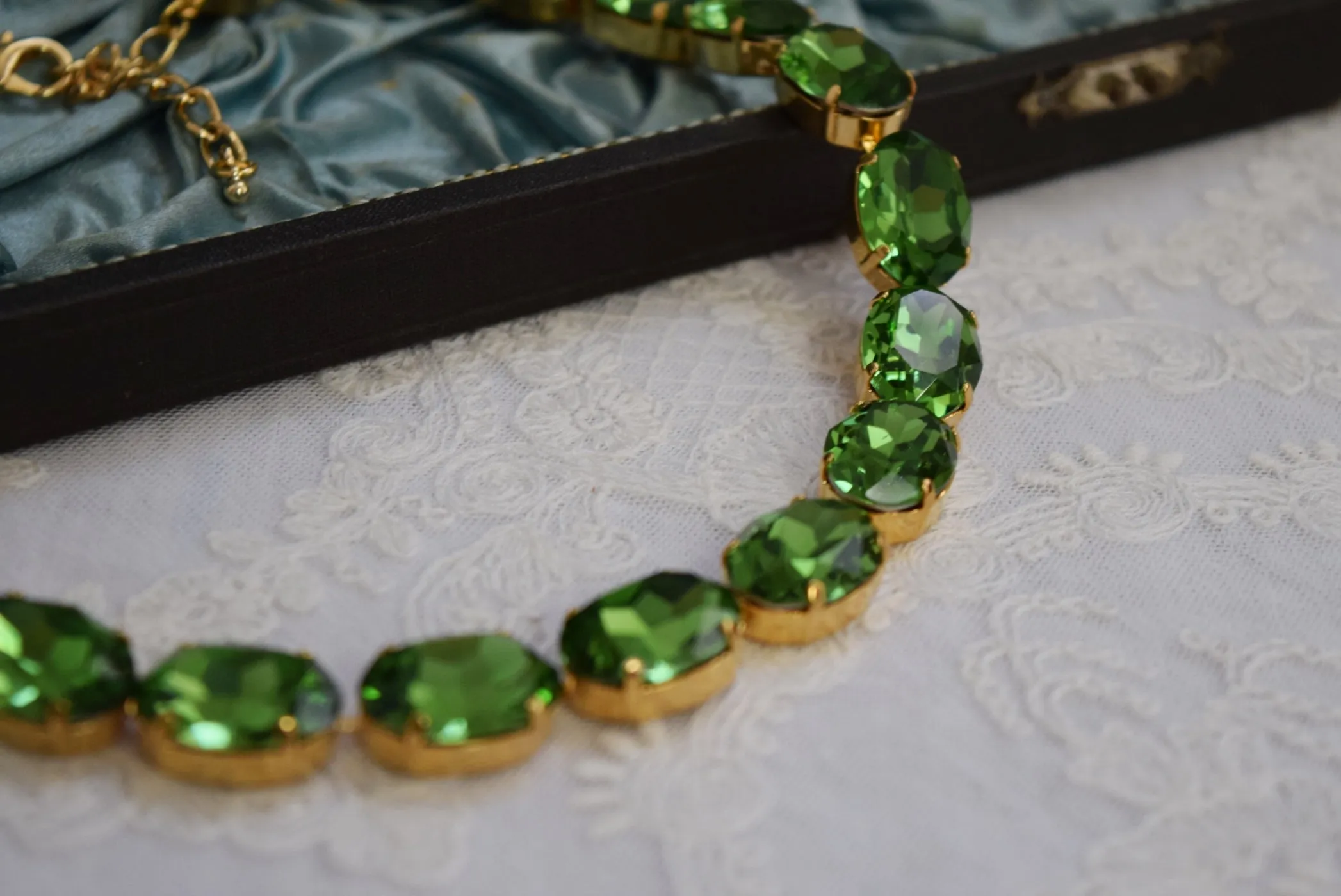 Fern Green Aurora Crystal Necklace - Large Oval