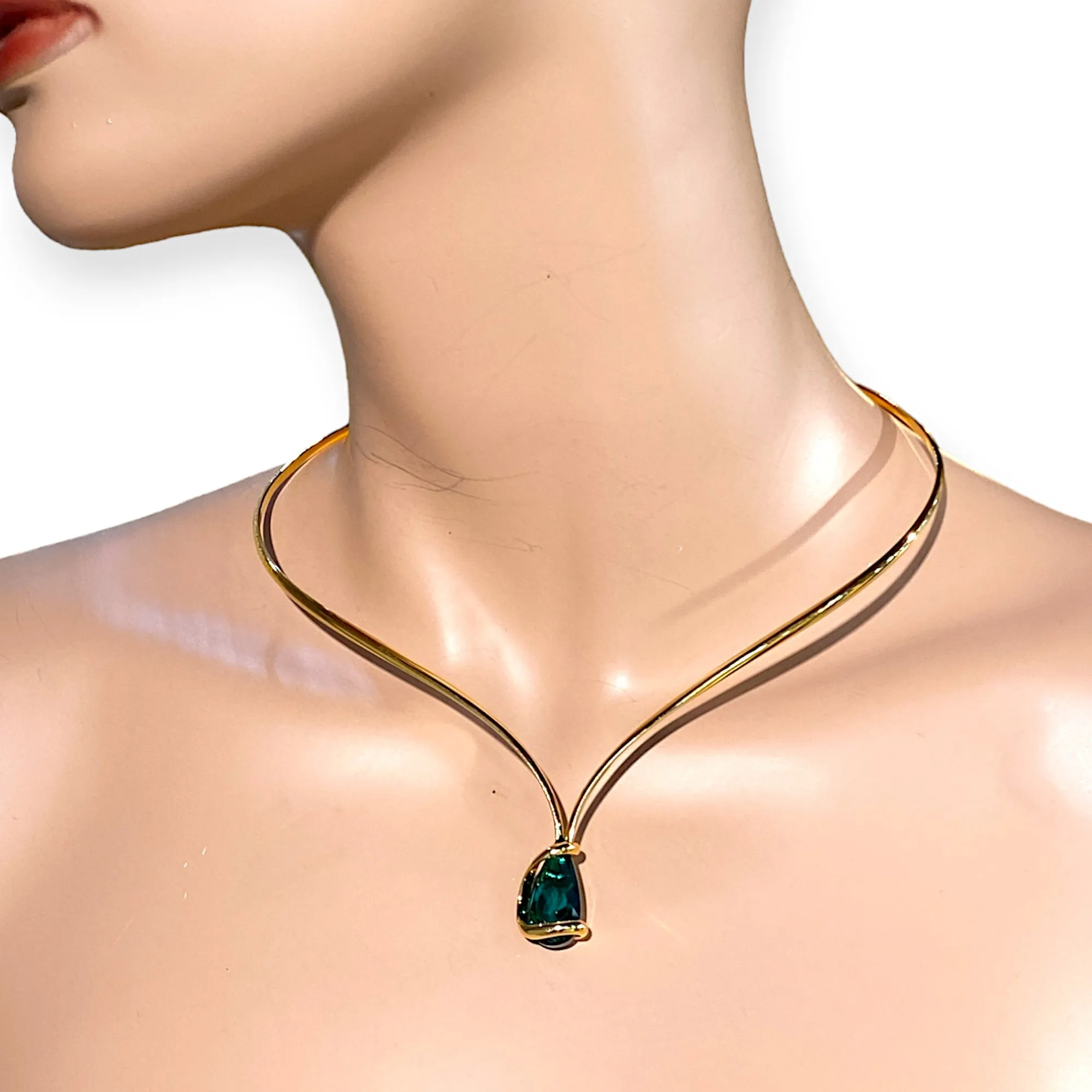 GREEN EMERALD DROP CRYSTAL NECKLACE