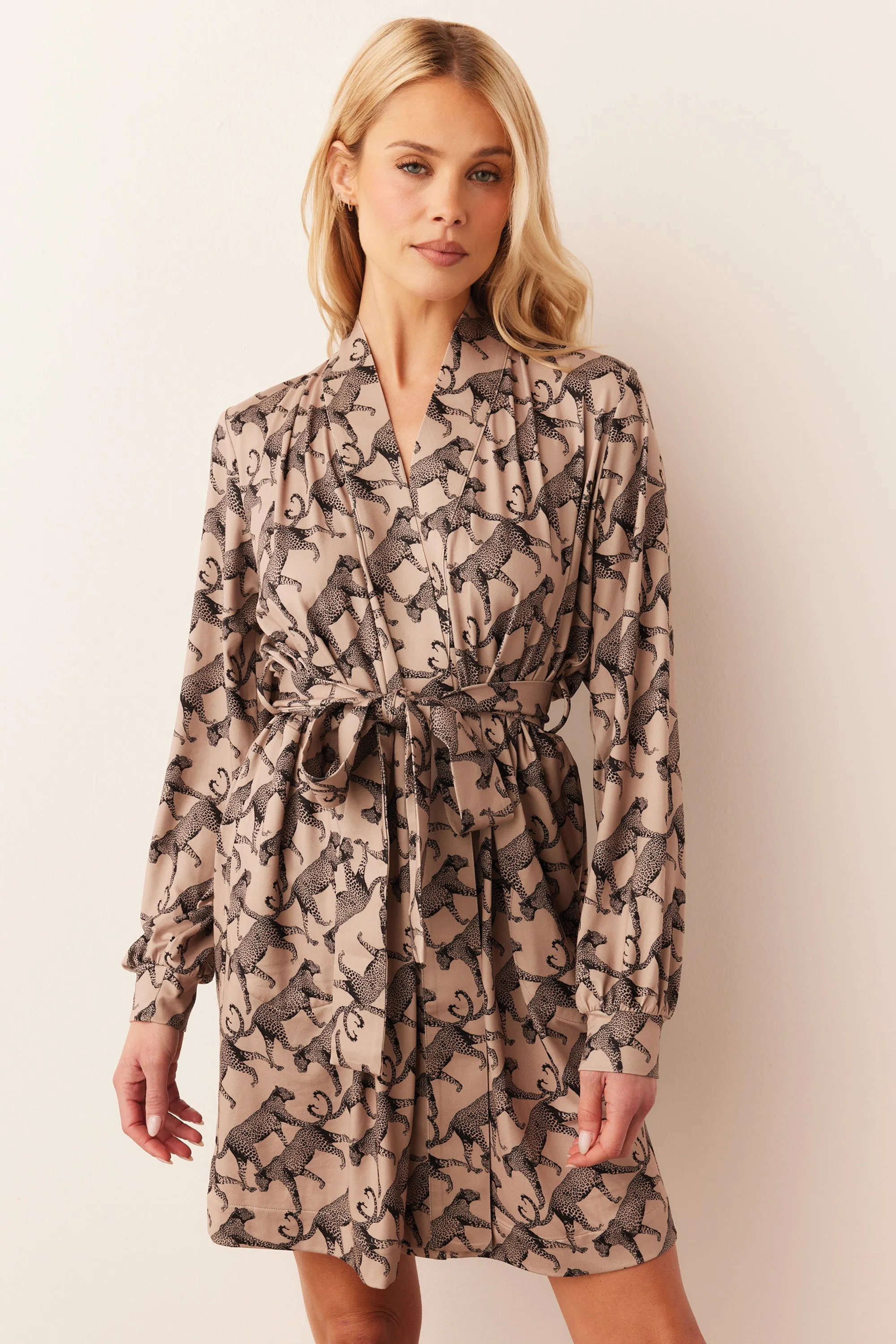 Quinn Banded Short Robe | Chai