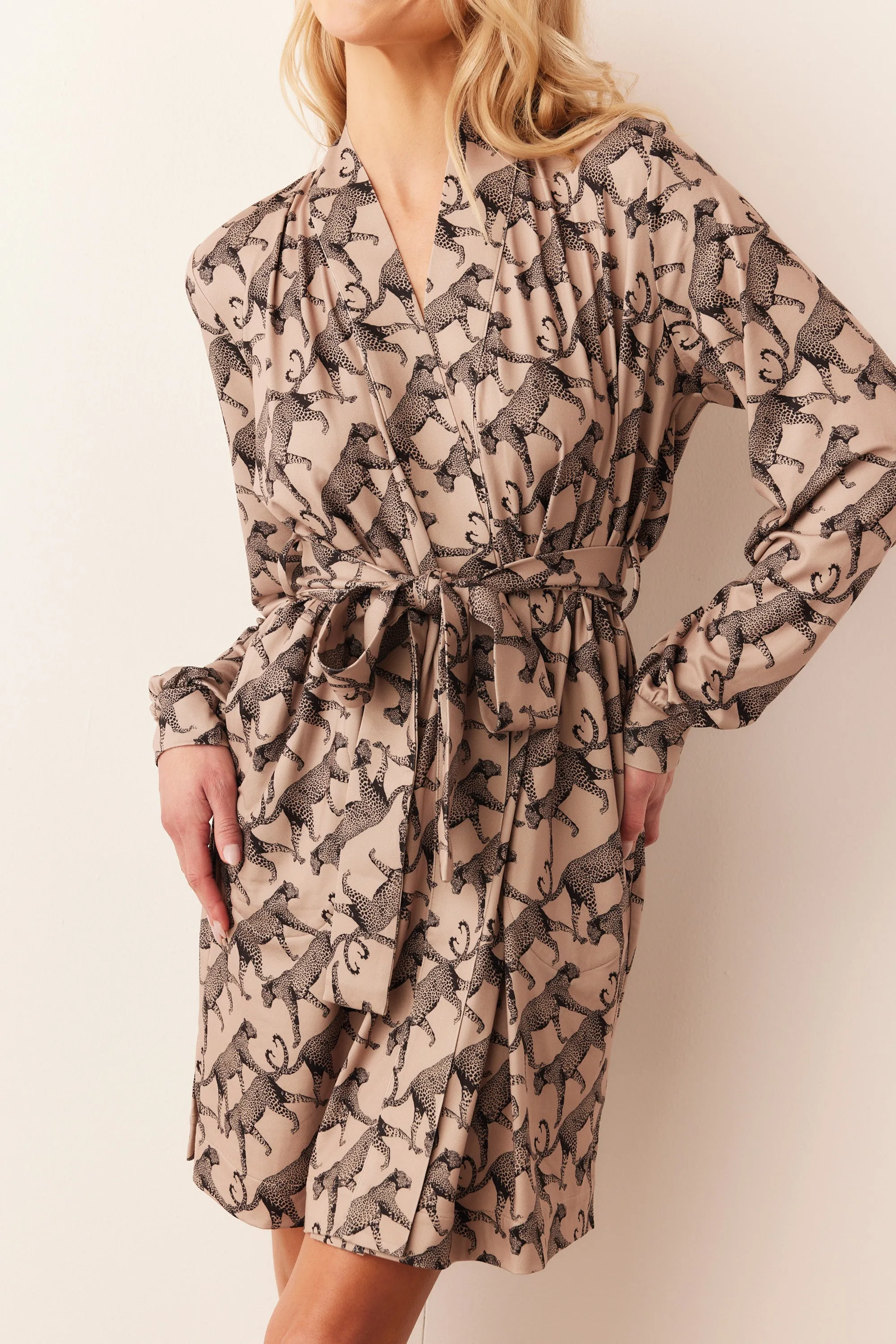 Quinn Banded Short Robe | Chai